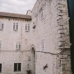 5 Minutes Walk Art Апартаменты