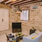 5 Minutes Walk Art Апартаменты *