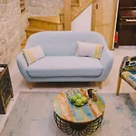 Апартаменты 5 Minutes Walk Art *
