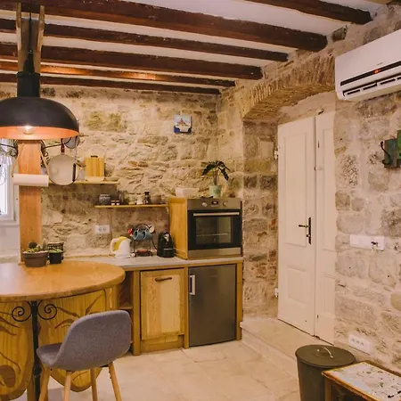 Apartament 5 Minutes Walk Art