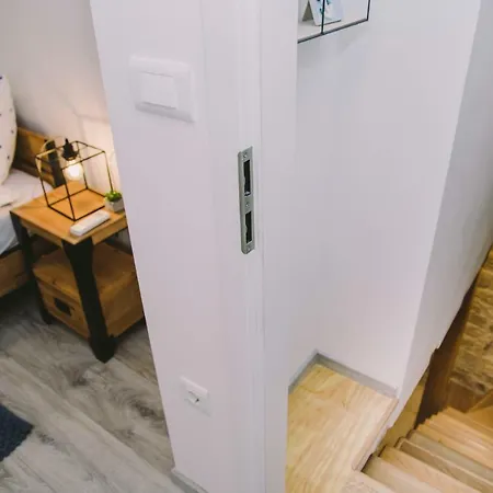 5 Minutes Walk Art * Split