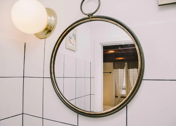 Apartman 5 Minutes Walk Art