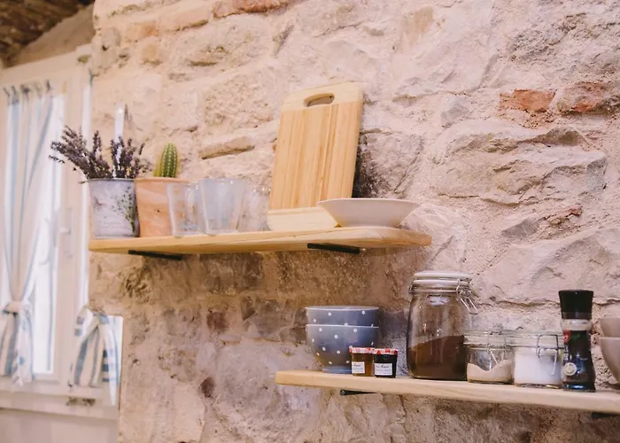 5 Minutes Walk Art Split