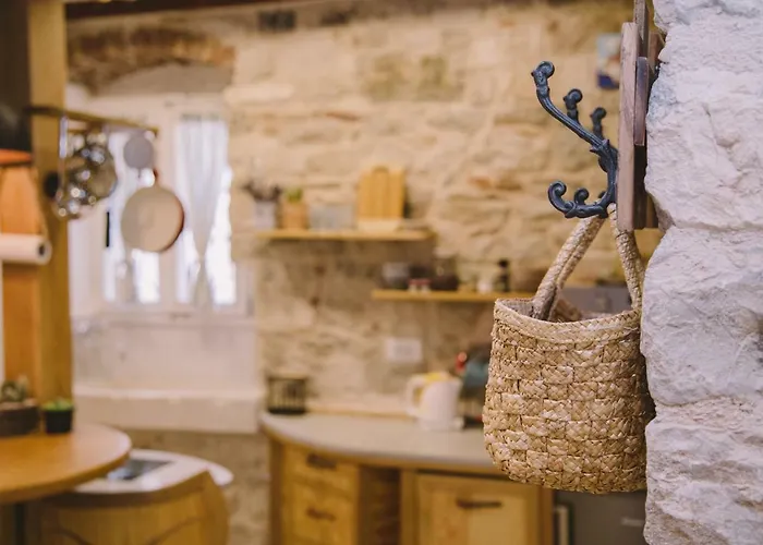 5 Minutes Walk Art Apartman Split