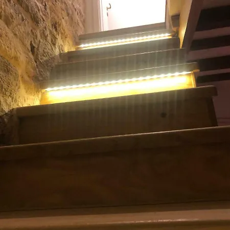 Apartman 5 Minutes Walk Art *