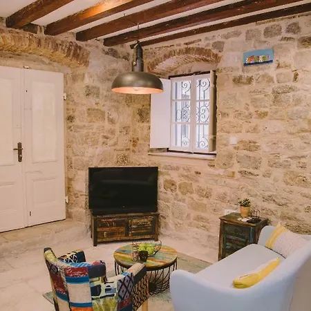 5 Minutes Walk Art Apartamento *